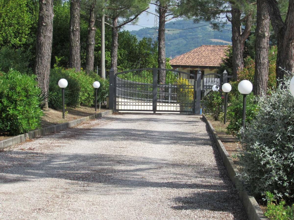 Villa Rina Pesaro Buitenkant foto