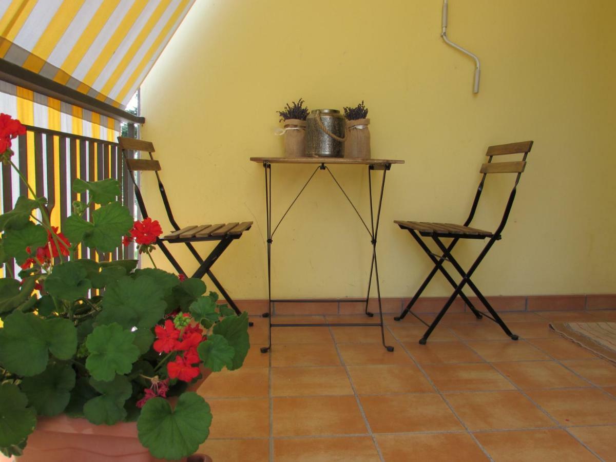 Villa Rina Pesaro Buitenkant foto